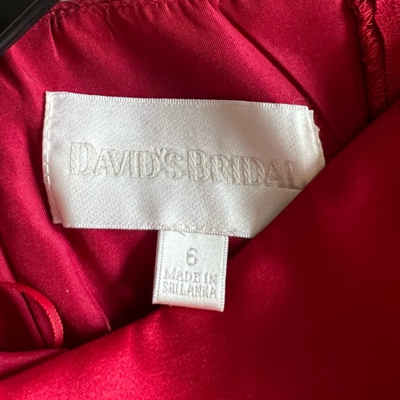 Special occasion red girls dress - size 6 - Picture 3 of 3